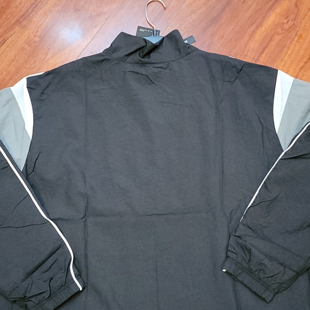 **SOLD** NWT plus size 2X Nike 1/2 zip pullover - Picture 8 of 10